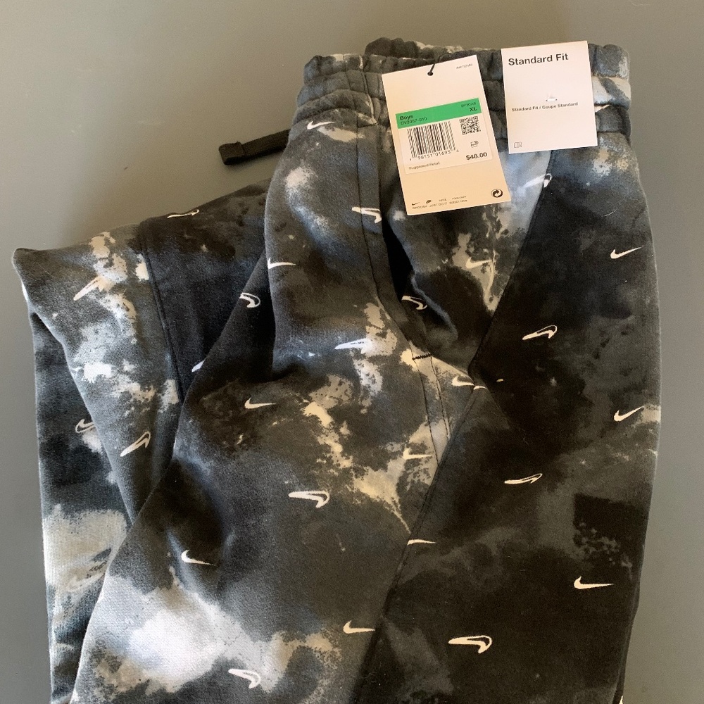 New Nike boys joggers
